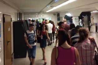 Здорожчання проїзду: в київському метро - черги на поповнення карток за старим тарифом