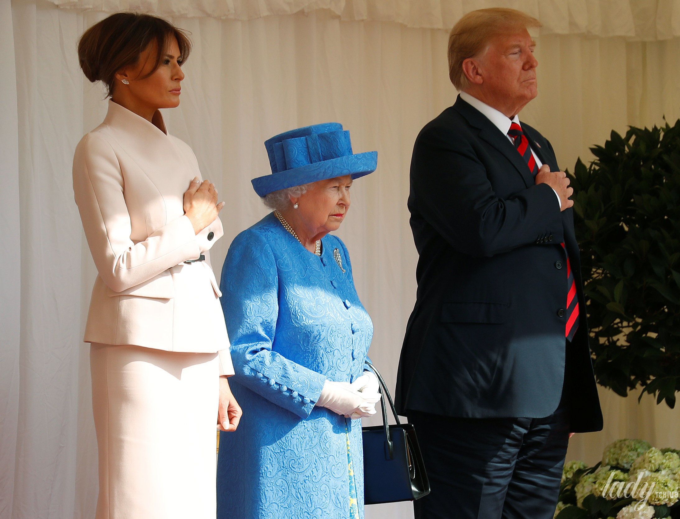 Королева Елизавета II, Мелания Трамп и Дональд Трамп_1