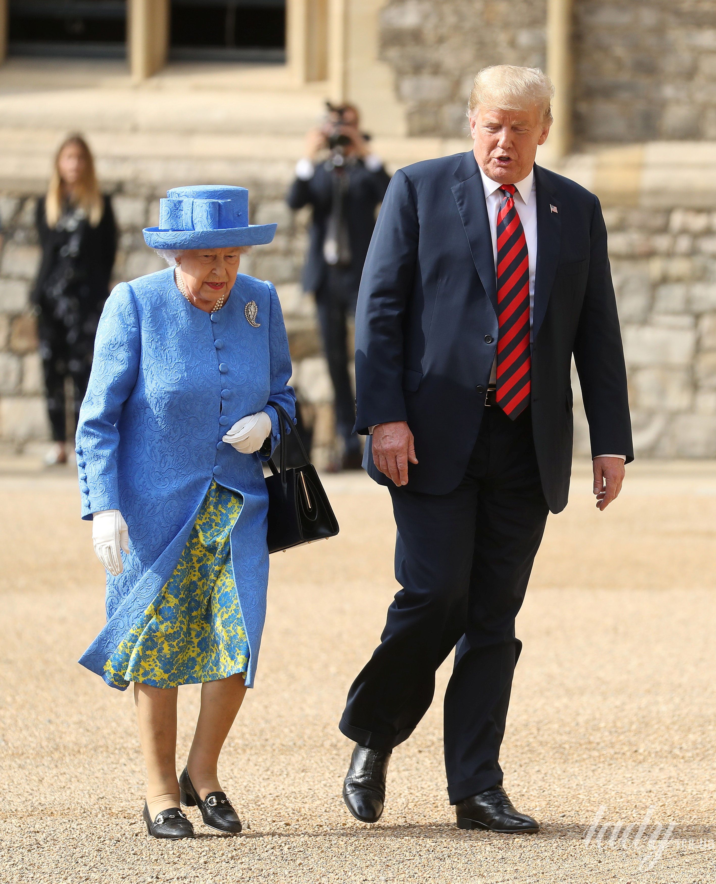 Королева Елизавета II, Мелания Трамп и Дональд Трамп_6