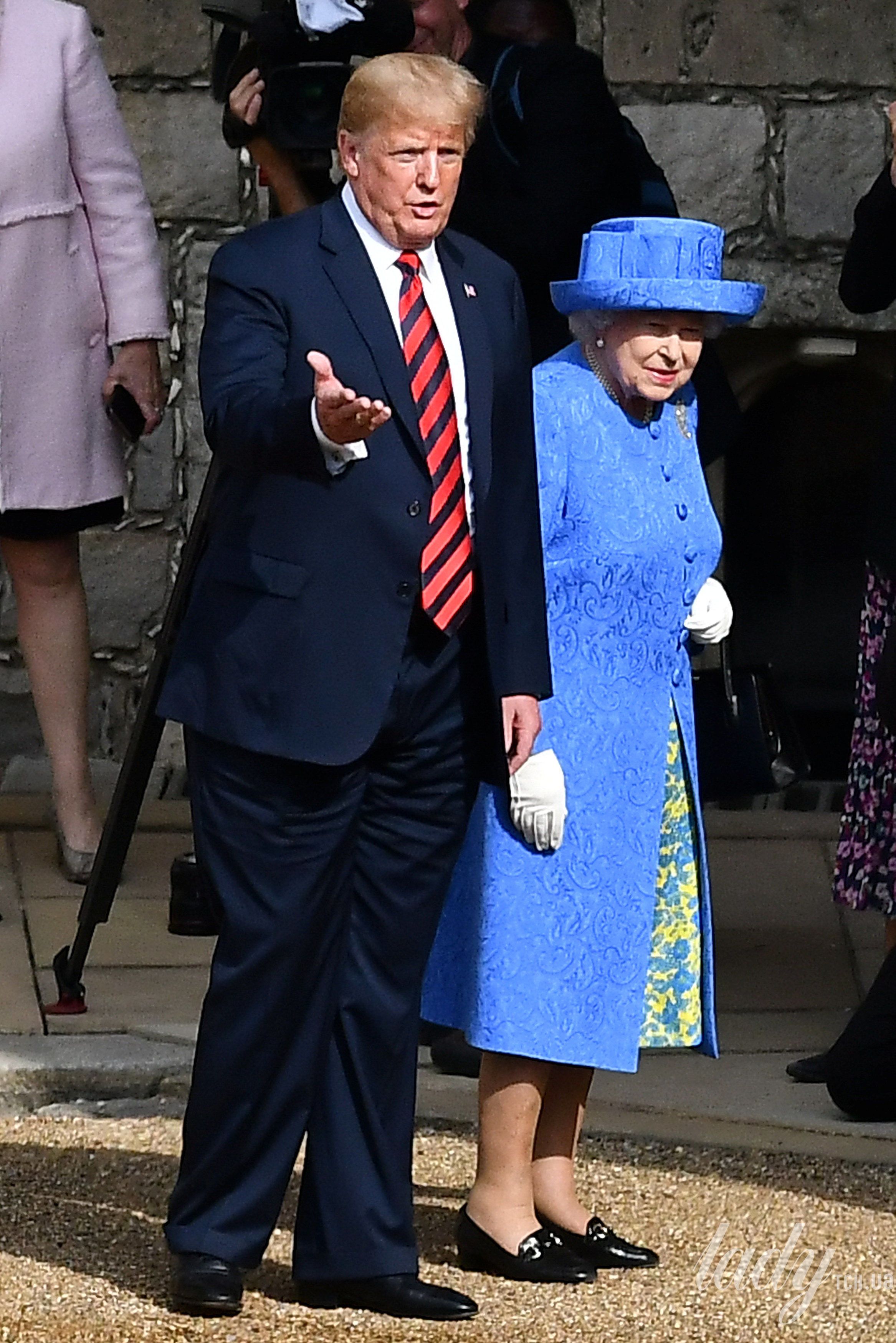 Королева Елизавета II, Мелания Трамп и Дональд Трамп_11