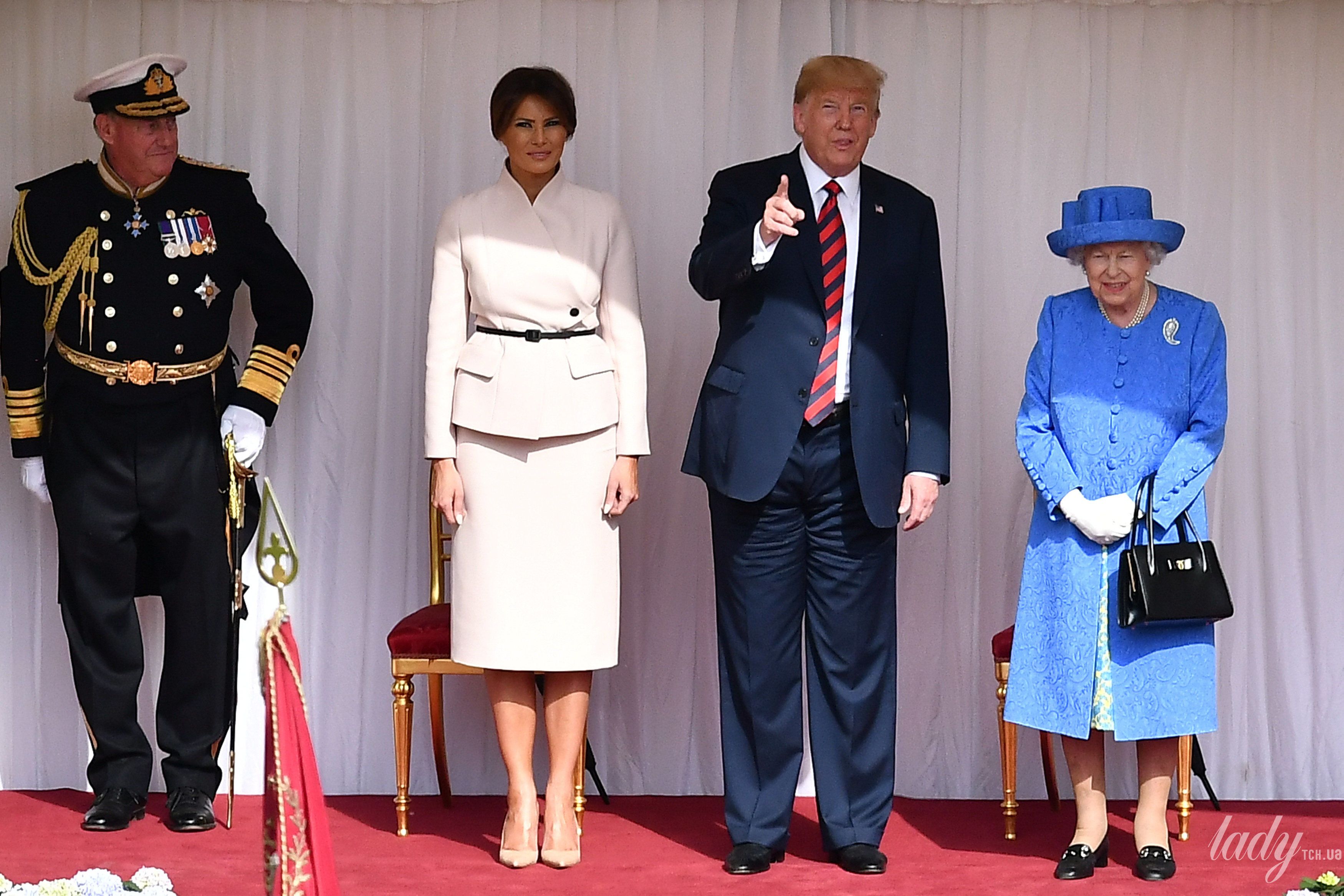 Королева Елизавета II, Мелания Трамп и Дональд Трамп_17