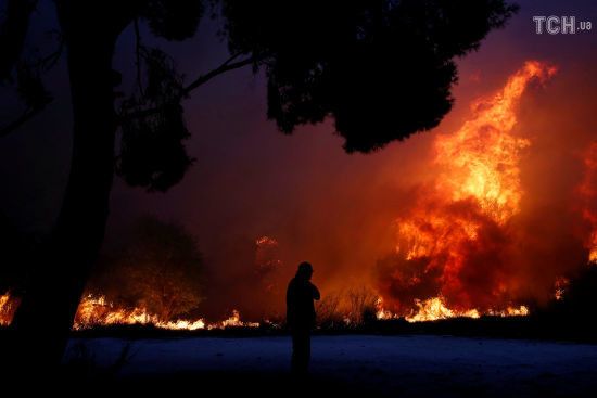 Греція в огні: кількість загиблих в агресивних пожежах зросла до 74
