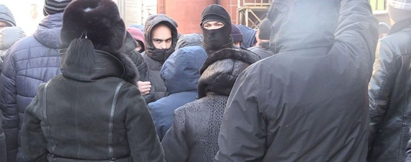 У Житомирі "тітушки" напали на журналістів