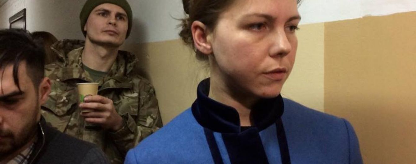 На кордоні сестру Савченко протягом шести годин вмовляли вийти із машини для допиту