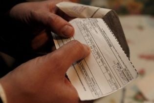 Додаткові батареї, прибудовані балкони, крамниці на перших поверхах: хто винуватий у появі захмарних сум у квитанціях киян за опалення