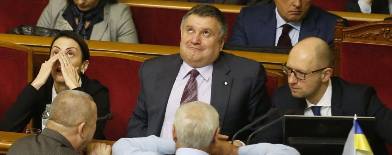 Аваков знову зажадав звільнити всіх суддів через рішення щодо мажора Толстошеєва