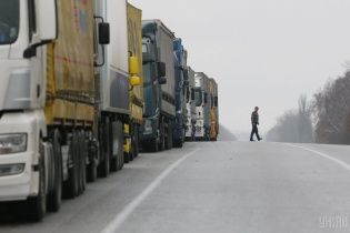 Великогабаритному транспорту обмежать в'їзд до Києва