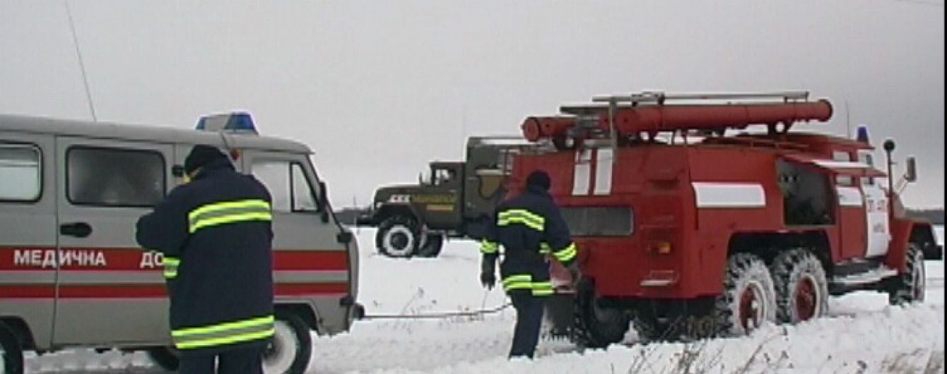 На Кировоградщине из-за заметенных дорог роженица несколько часов провела в снежной ловушке