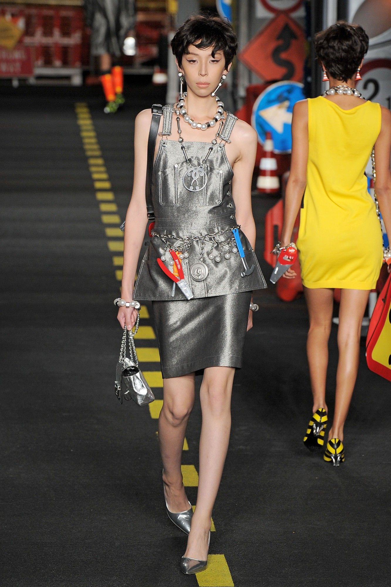 Moschino прет-а-порте сезона весна-лето 2016_41