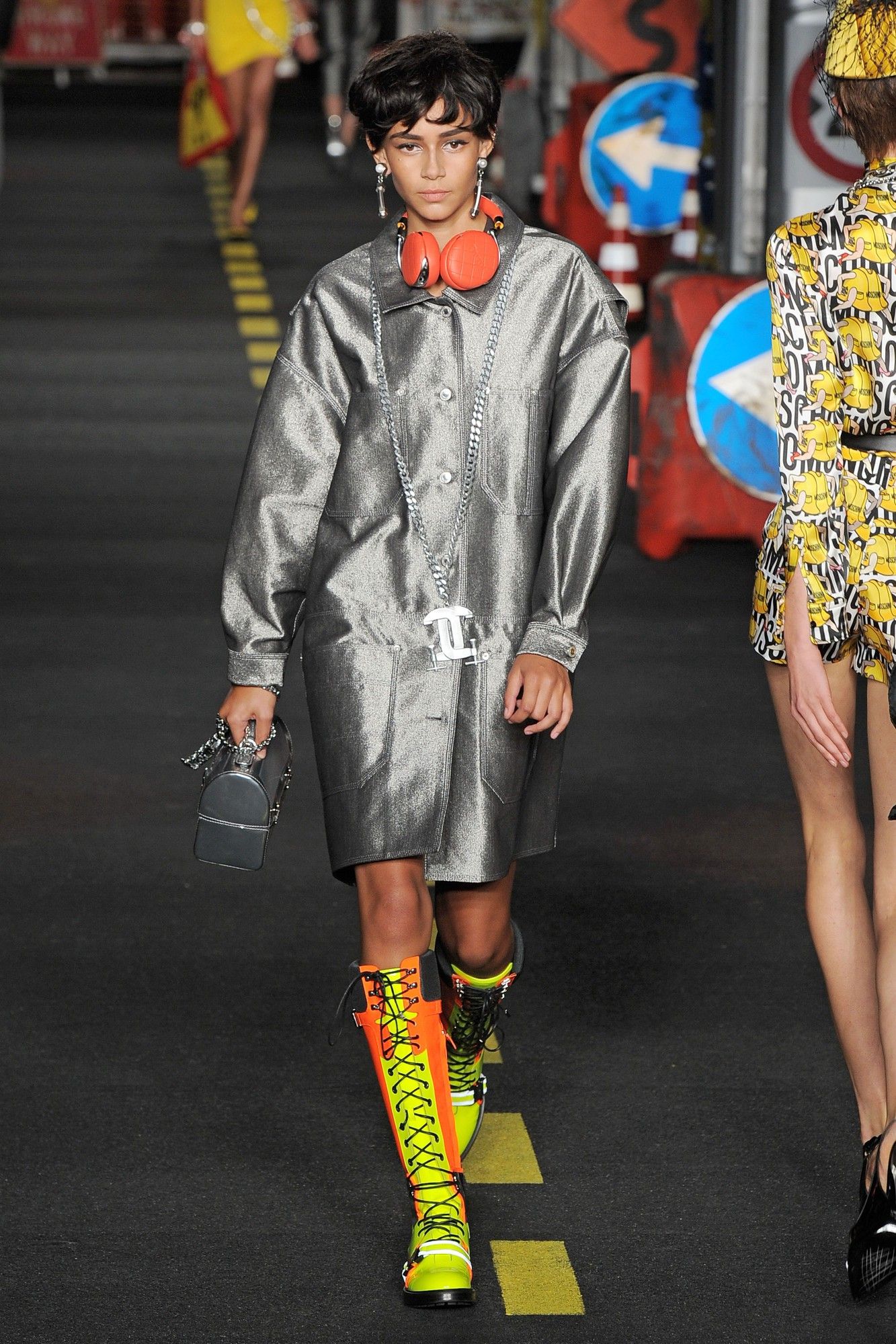 Moschino прет-а-порте сезона весна-лето 2016_39