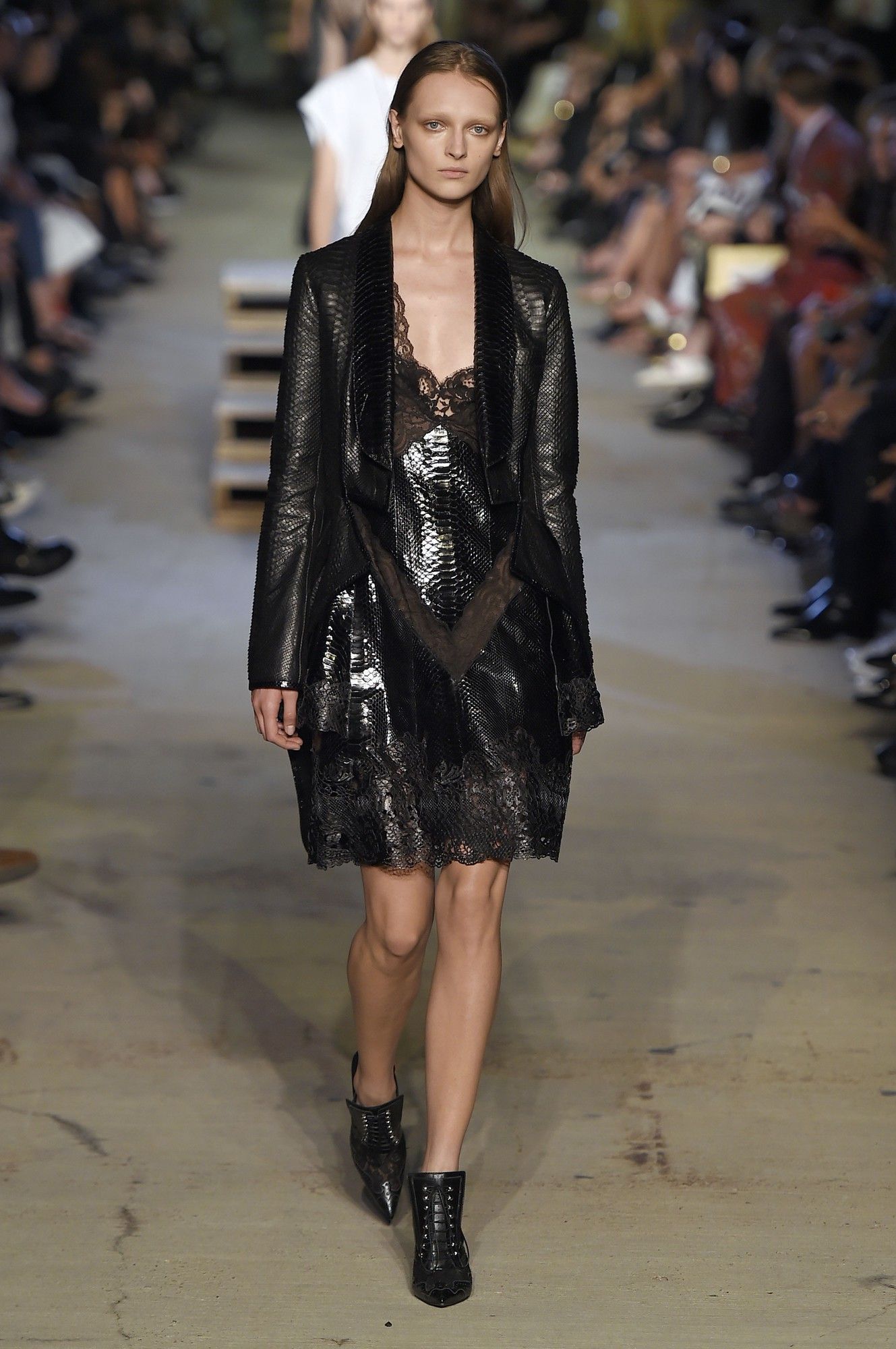Givenchy прет-а-порте сезона весна-лето 2016_48