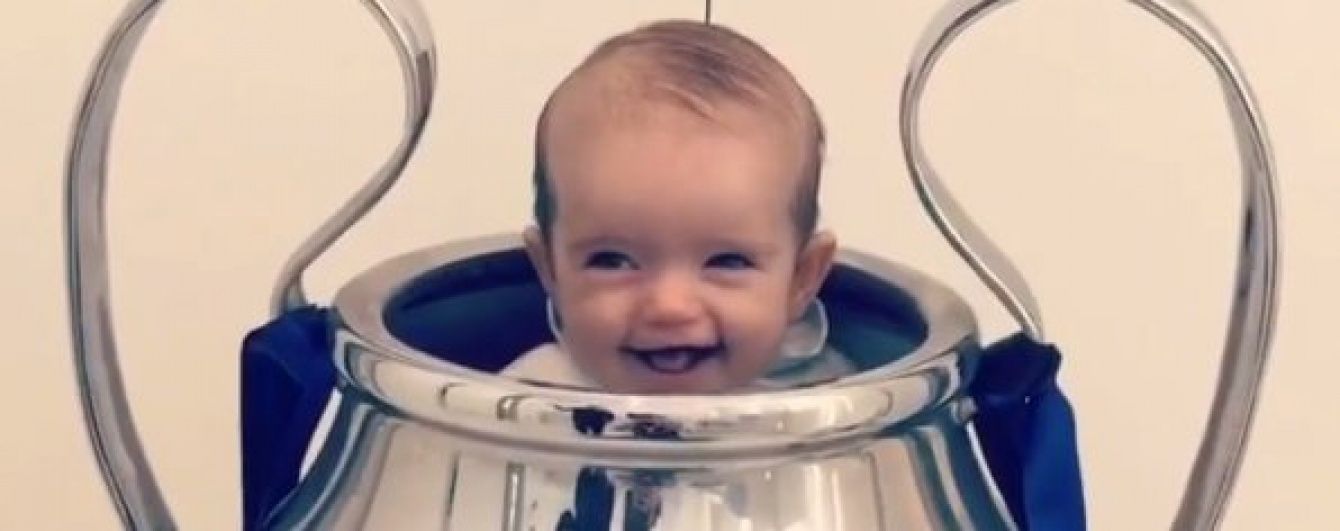 Голландський футболіст зняв зворушливе відео із синочком у Кубку чемпіонів