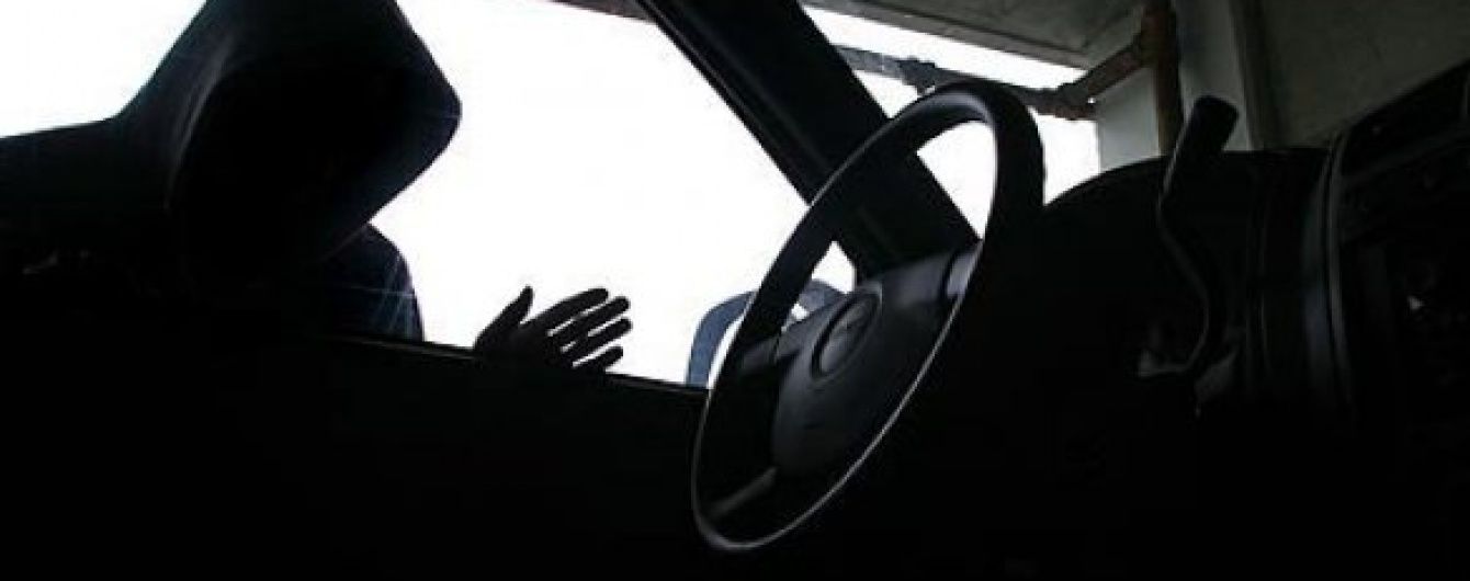 Київській поліції повідомили про викрадення чоловіка на Оболоні