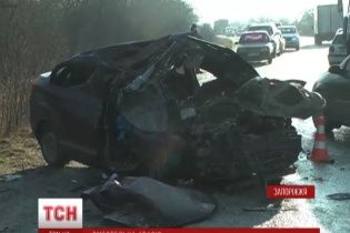 На Запоріжжі ЗАЗ розчавило під колесами КамАЗу