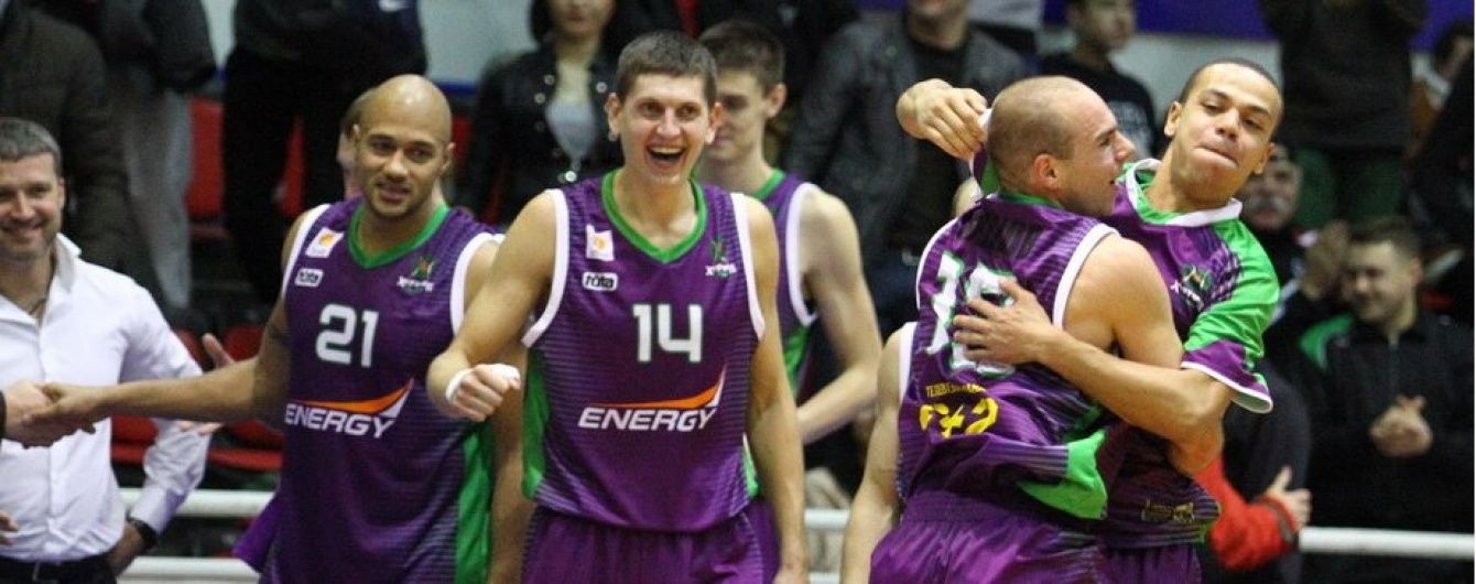 "Хортица" победила "Одессу" в битве аутсайдеров Суперлиги