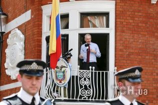 Еквадор намагався призначити Ассанжа дипломатом в Росію – Reuters