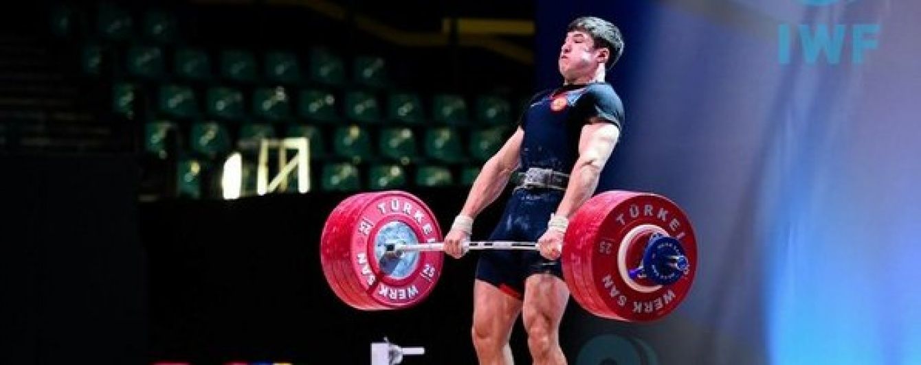 Російських спортсменів знову дискваліфікували через вживання допінгу