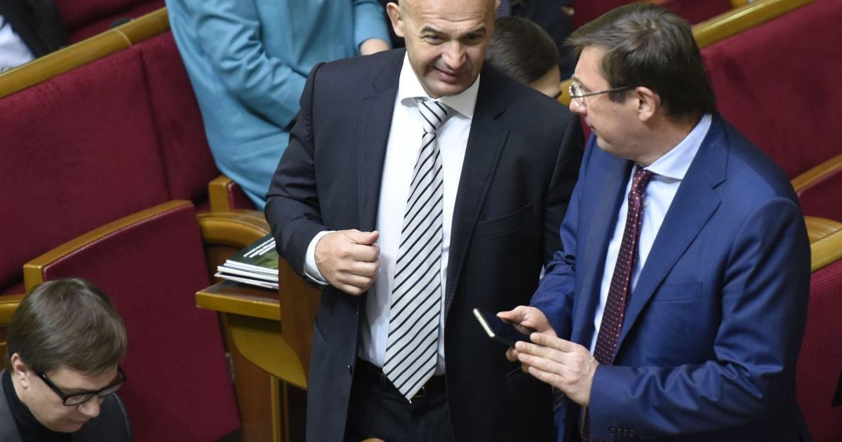 Журналист уличил Порошенко и Кононенко в причастности к офшору, который торгует с "Газпромом"