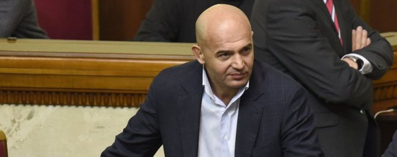 Окружение Порошенко подает в суд на "Радио Свобода" после расследования "Схем"