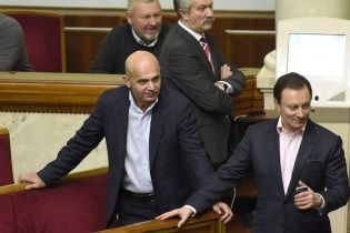 Окружение Порошенко подает в суд на "Радио Свобода" после расследования "Схем"