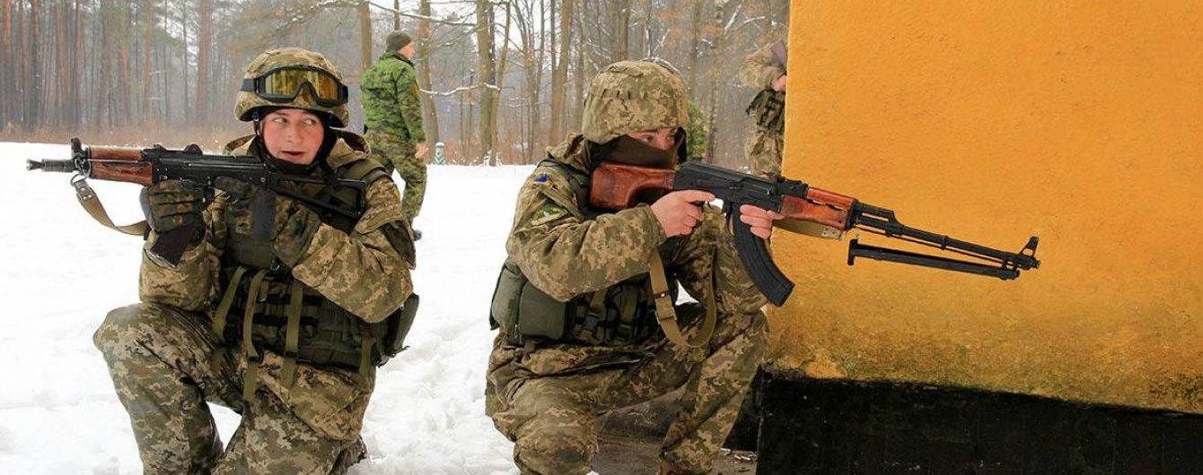 На скільки українським військовослужбовцям підвищили зарплати. Інфографіка