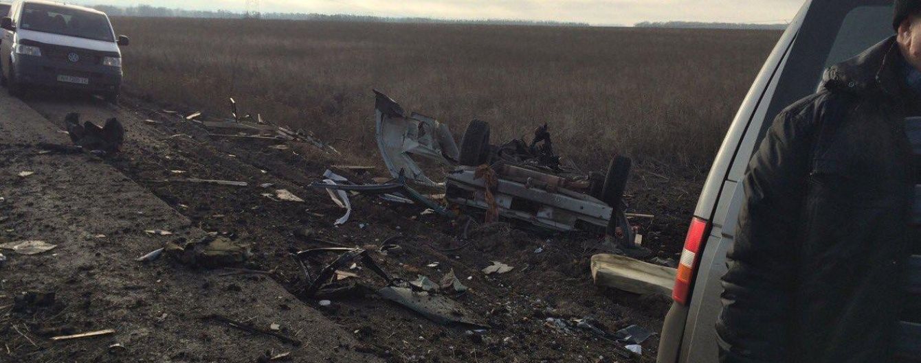 Прокуратура розслідує підрив мікроавтобусу біля Мар'їнки як умисне вбивство
