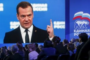Медведєв очікує важкого шестирічного циклу для РФ