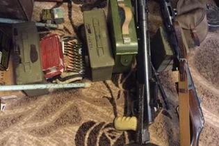 У Києві схопили псевдоправоохоронця із потужним арсеналом зброї з зони АТО