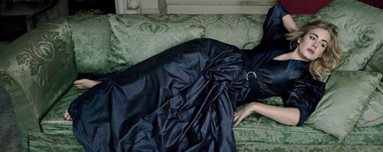 Женственная Адель позировала в роскошных нарядах в фотосете для Vogue
