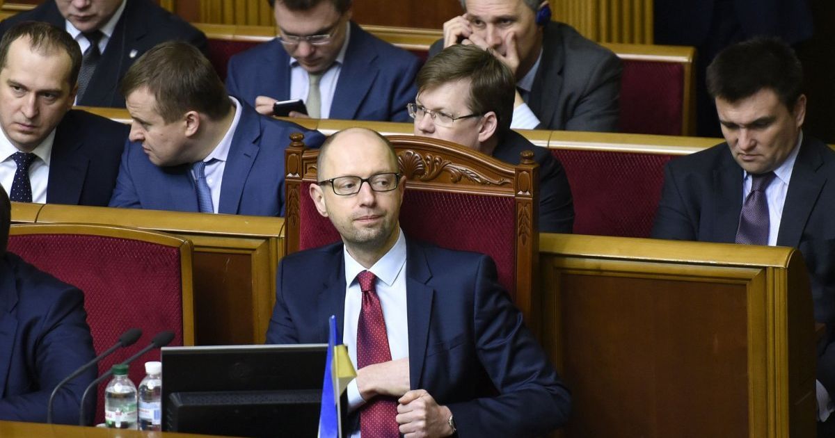 Непрості стосунки з Порошенком та оновлення коаліції. Головні тези інтерв'ю Яценюка