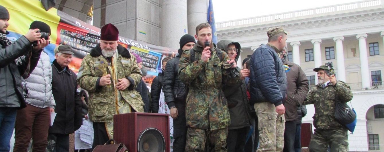 На Майдані з'явилися намети мітингувальників