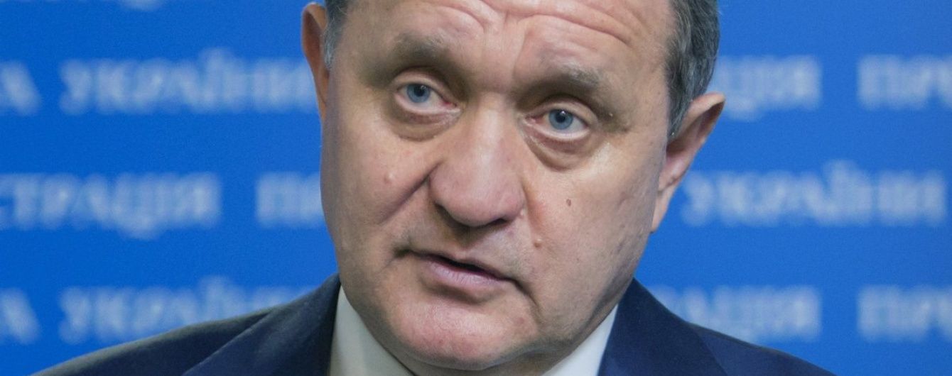 ДБР викликало на допит главу МВС часів Януковича у справі про анексію Криму