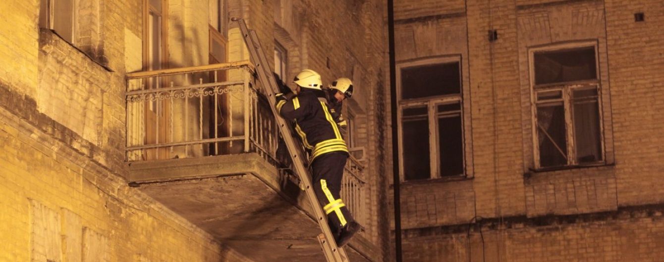 Обвал у центрі Києва: власниця будинку не виходить на зв'язок