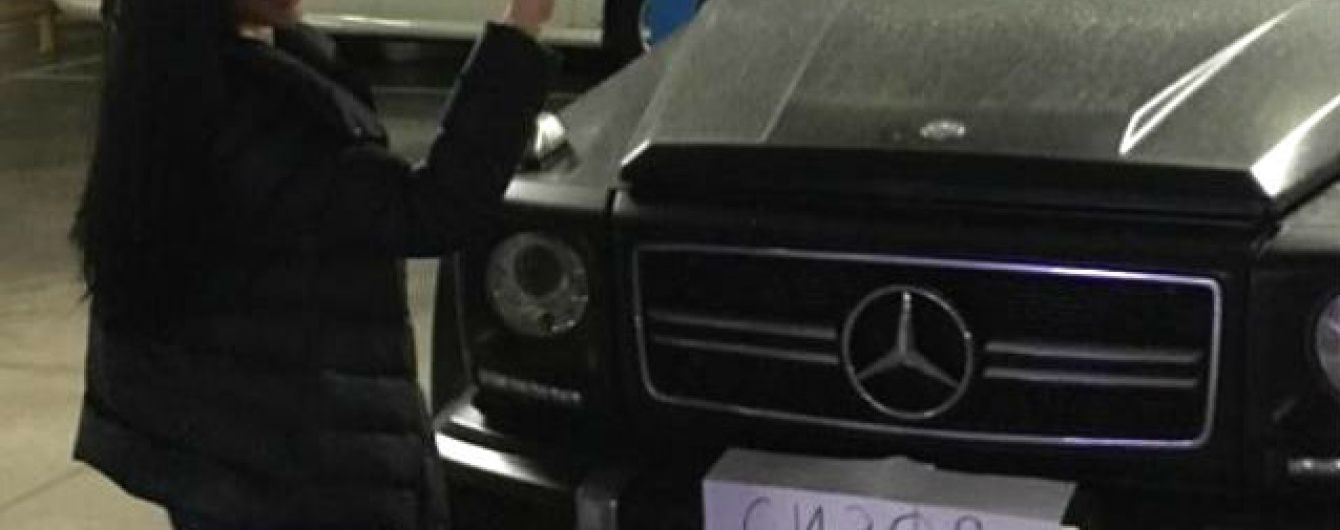Скандальна екс-співмешканка прокурора АТО потролила журналістів фото нового авто