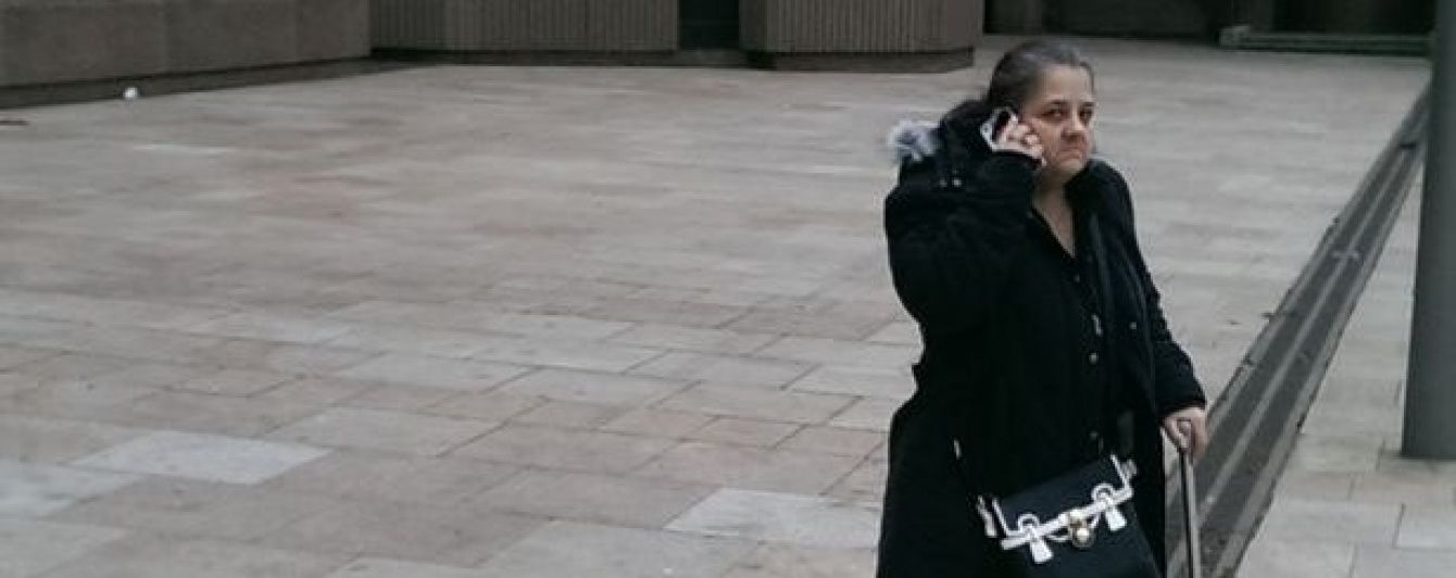 Няню з Англії звинуватили в сексуальному насильстві над трьома дітьми