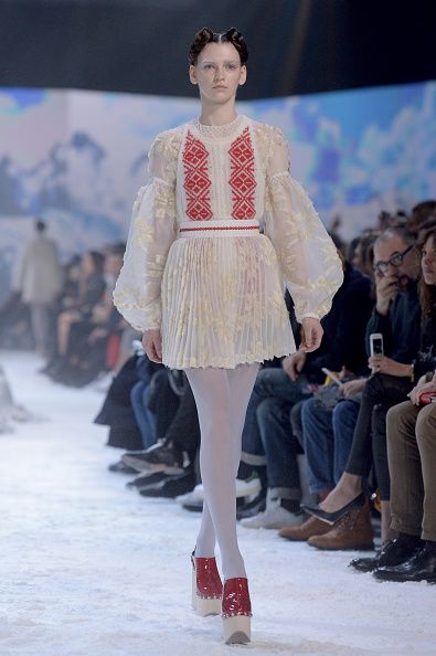 Показ коллекции Moncler Gamme Rouge в Париже_1