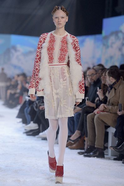 Показ коллекции Moncler Gamme Rouge в Париже_3