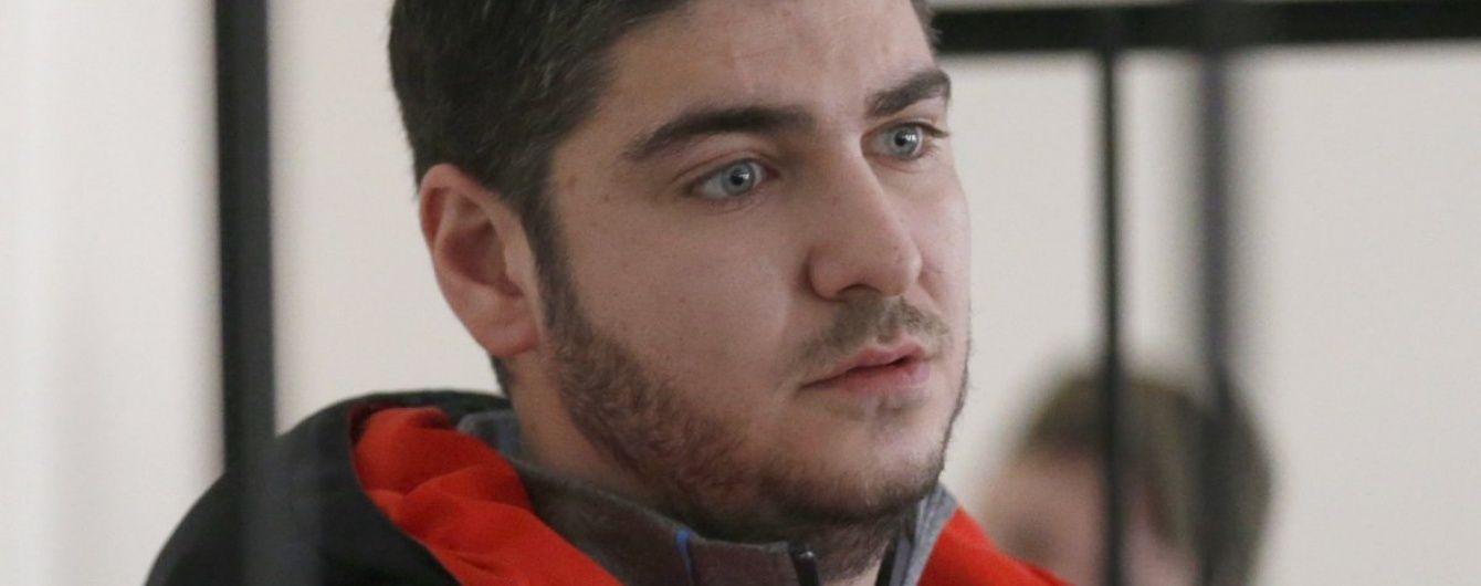 Пасинка Фірташа привезли до суду в супроводі нацгвардійців