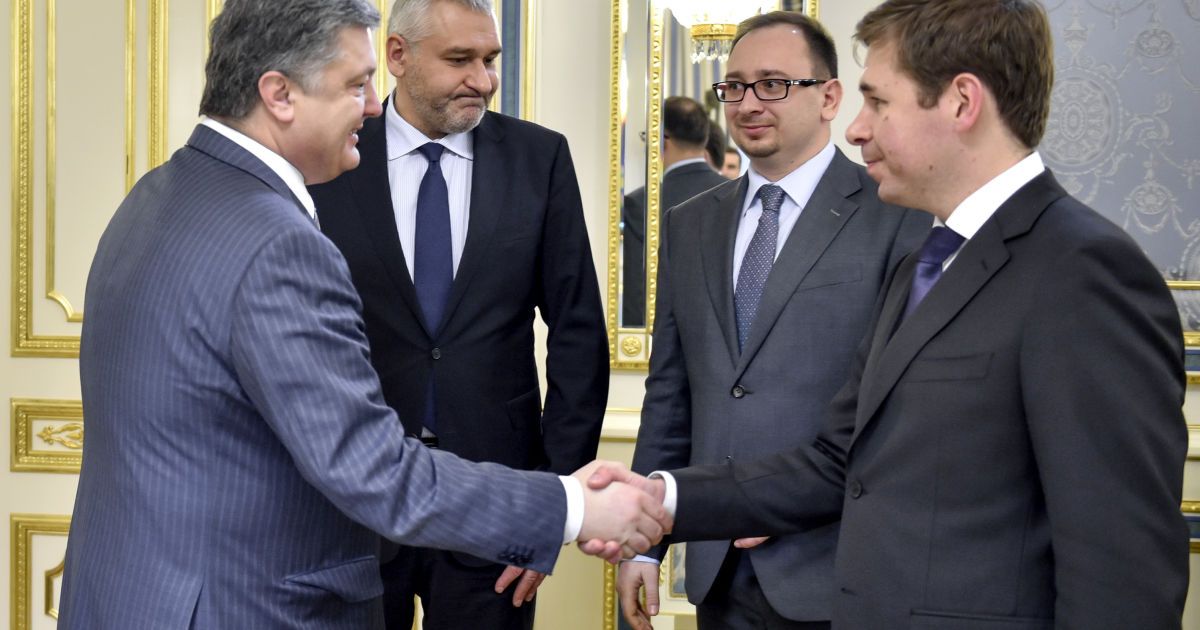 Порошенко обсудил с адвокатами летчицы "список Савченко"