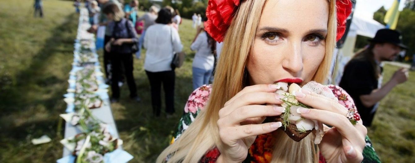 Рулон туалетной бумаги в месяц и 2 кг сала в год: как изменится потребительская корзина. Инфографика