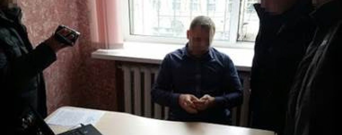 На Чернігівщині "погорів" на хабарі керівник райвідділу поліції