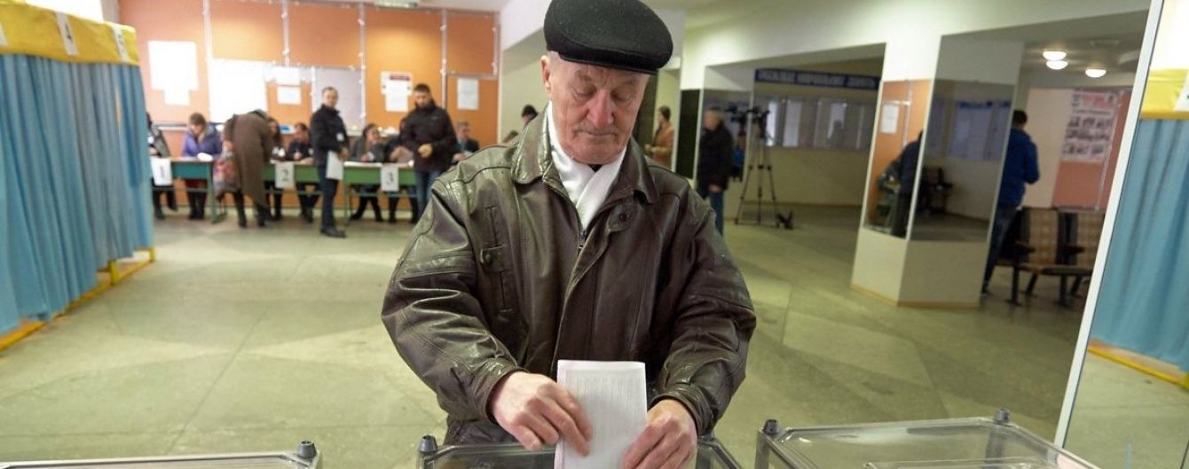 Зеленського українці підтримують найбільше, за ним одразу Порошенко та Тимошенко – рейтинг SOCIS