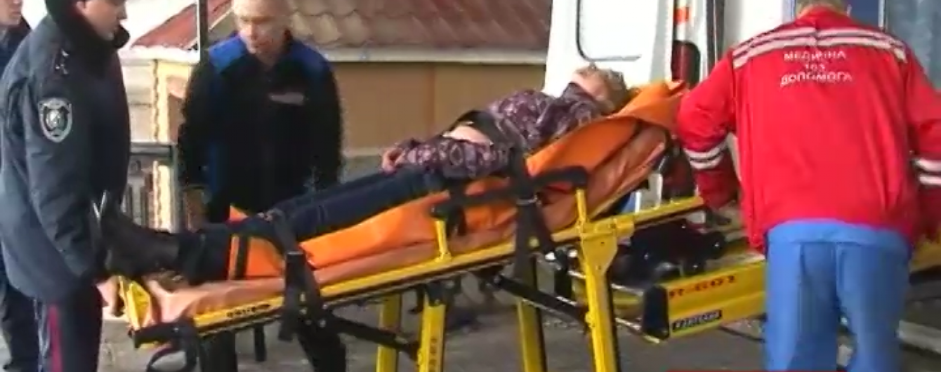 У Дніпропетровську врятували самогубцю після моторошного стрибка з мосту