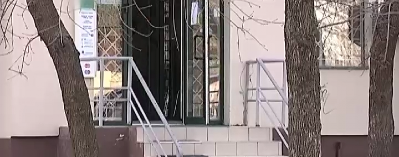 У Запоріжжі двійко злодіїв нахабно пограбували банк