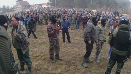 Війна за бурштин. МВС оприлюднило відео сутичок із копачами