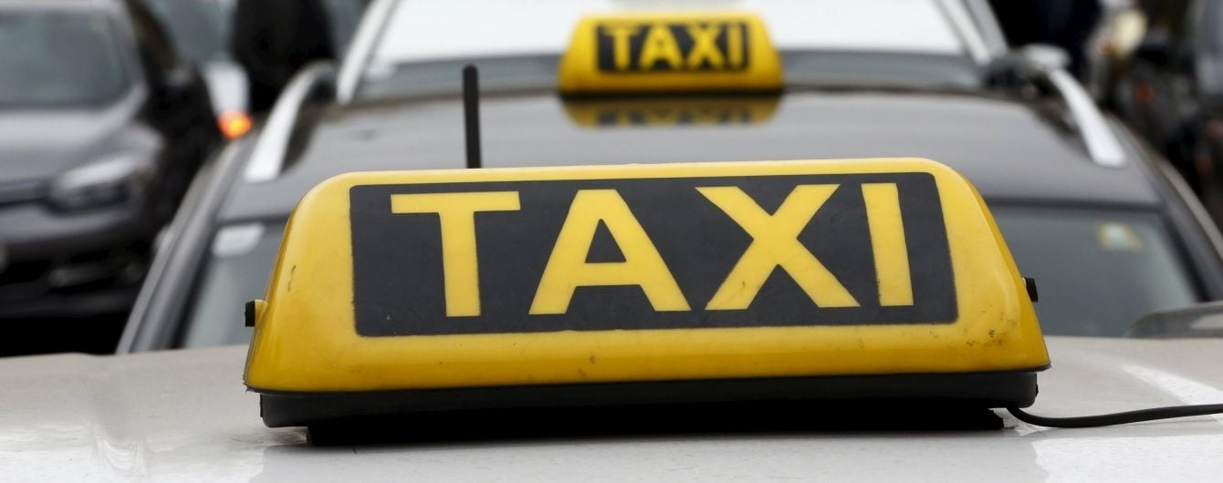 У ПАР невідомі розстріляли мікроавтобус із таксистами, які їхали з похорону: загинули 11 людей