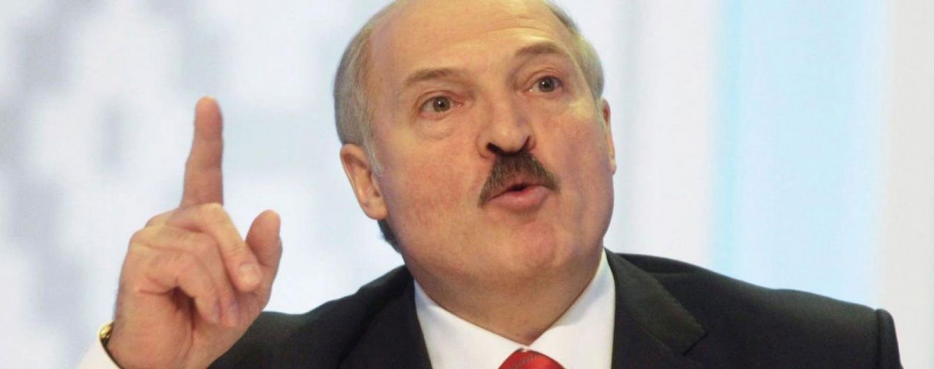 Лукашенко розповів, "як потрапляє до Білорусі нелегальна зброя з України"