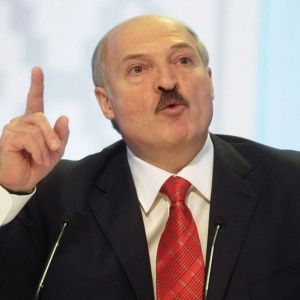 Лукашенко розповів, "як потрапляє до Білорусі нелегальна зброя з України"