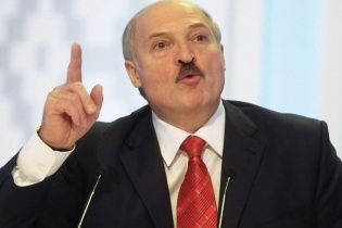 Лукашенко рассказал, "как попадает в Беларусь нелегальное оружие из Украины"