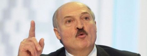 Лукашенко рассказал, "как попадает в Беларусь нелегальное оружие из Украины"